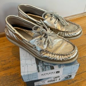 Sperry Top-Sider A/O Gold Metallic, Size 7.5
